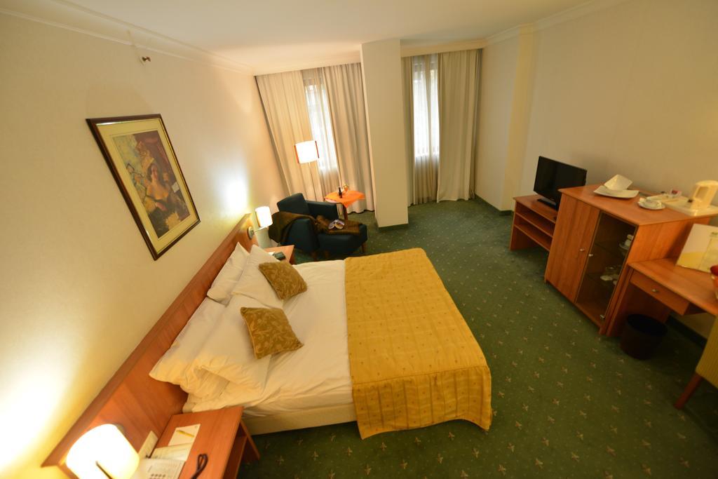 Hotel Karpos Skopje Zimmer foto